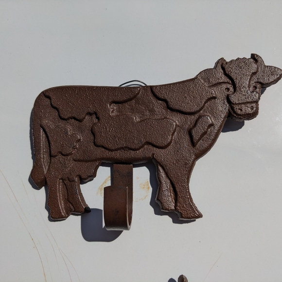 3 Animal Cast Iron Hooks - Cow - Rooster - Pig - Very Cute and Heavy Wall Hooks - Picture 2 of 14